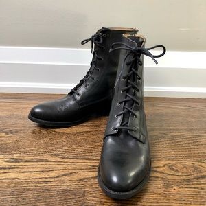 FRYE🇲🇽(Made in MEXICO).           Veronica Back Zip Boot